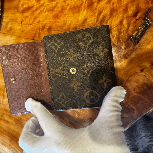 Louis Vuitton
Monogram Pattern Coated Canvas Elise - Picture 7 of 17